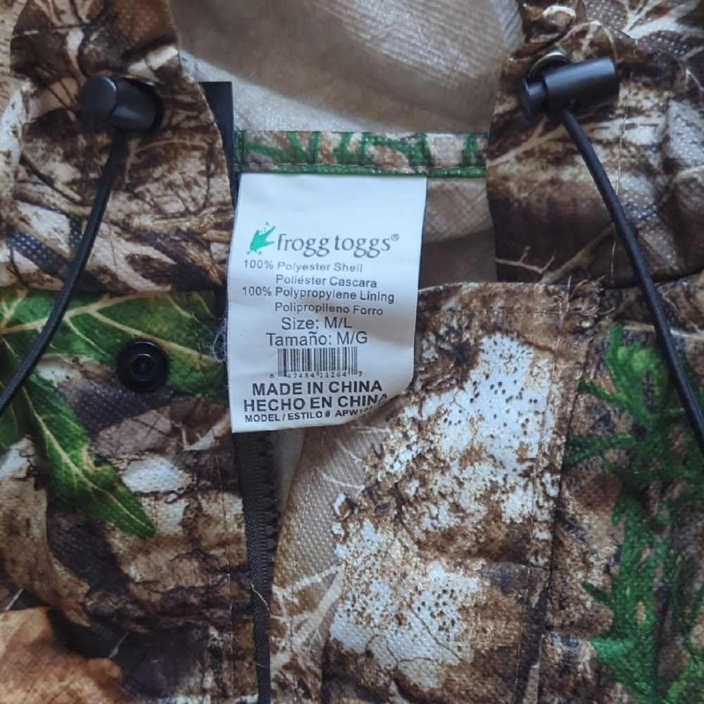 Men's Camouflage Outdoor Raincoat - Picture 2 of 8